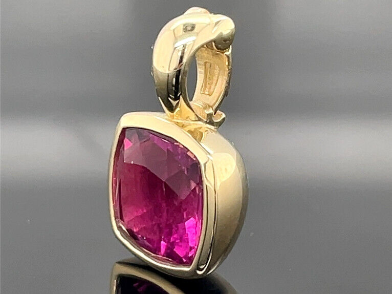 ANHÄNGER AUS 375/- GELBGOLD mit Fluorit (ca. 3,4 ct.)