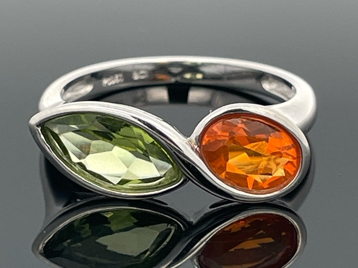 RING AUS 950/- PLATIN MIT PERIDOT & FEUEROPAL