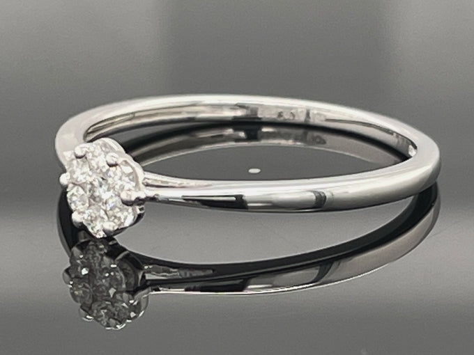 RING AUS 585/- WEIßGOLD MIT BRILLANTEN ( GES. CA.0,11 ct.)