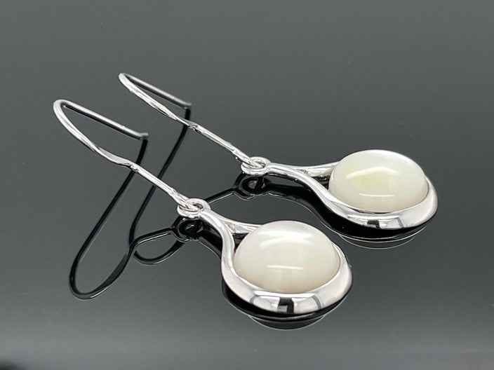 OHRHAKEN AUS 925/- SILBER RHODINIERT MIT PERLMUTT