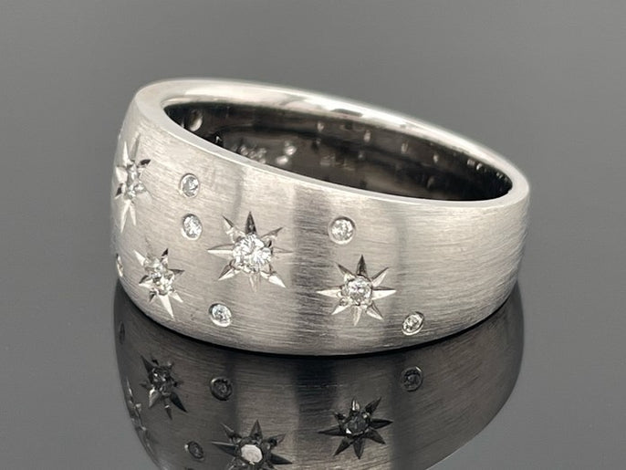 RING AUS 585/- WEISSGOLD MIT BRILANTEN SI (GES. CA.0,20ct.)