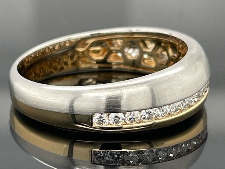 RING GR. 18 (57) AUS 950/- PLATIN und 750/-GELBGOLD mit Brillant  (ca. 0,35 ct.)