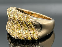 RING AUS 375/- GELBGOLD MIT BRILLANT BEH.(GES. CA. 1,00 ct.)