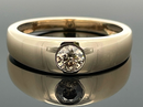 RING AUS 375/- GELBGOLD mit Brillant