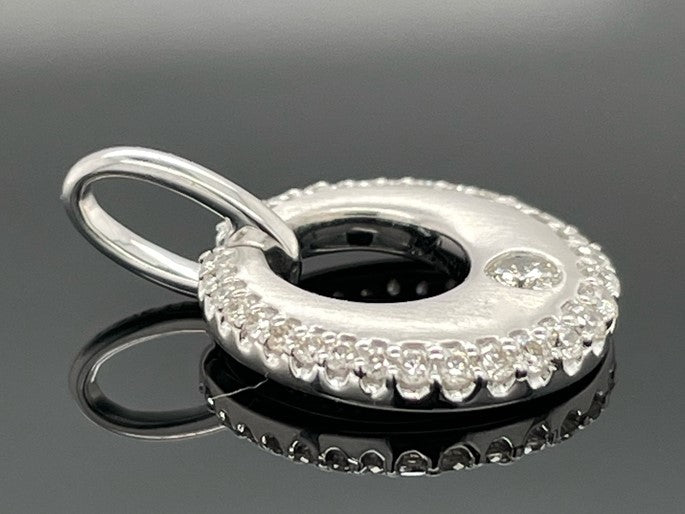 ANHÄNGER AUS 375/- WEIßGOLD MIT BRILLANTEN (ges.ca. 0,20 ct.)