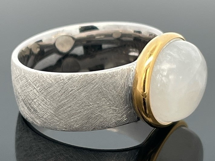 RING AUS 925/- SILBER RHODINIERT/VERGOLDET MIT RAINBOW MONDSTEIN (ca.3,6 ct.)