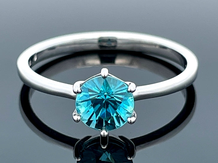 RING GR.19 (60) AUS 375/- WEIßGOLD MIT ZIRKON BLAU ( CA. 1,80 ct.)