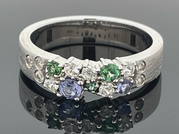 RING AUS 925/- SILBER RHODINIERT MIT TANSANIT, TURMALIN & ZIRKON