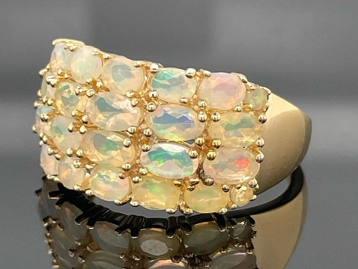 RING AUS 925/- SILBER VERGOLDET MIT ÄTHIOP. OPAL