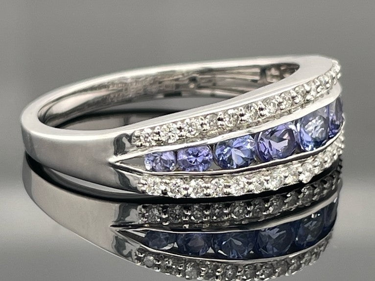 RING AUS 950/- PLATIN MIT TANSANIT & BRILLANTEN