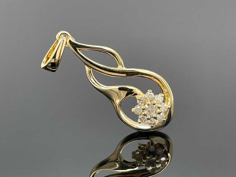ANHÄNGER AUS 925/- SILBER VERGOLDET MIT BRILLANTEN (GES.CA 0,18 ct.)