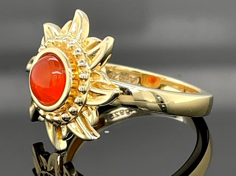 RING AUS 925/- SILBER VERGOLDET MIT FEUEROPAL ( CA. 0,62 ct.)