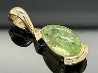 CLIP-ANHÄNGER AUS 375/- GELBGOLD MIT TURMALIN (CA. 2,50 ct.)