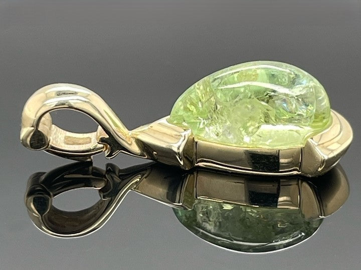 CLIP-ANHÄNGER AUS 375/- GELBGOLD MIT TURMALIN (CA. 2,50 ct.)