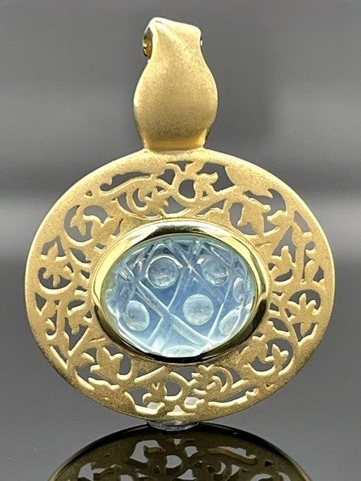 CLIP ANHÄNGER AUS 375/- GELBGOLD MIT MILKY AQUAMARIN (CA. 2,31 ct.)