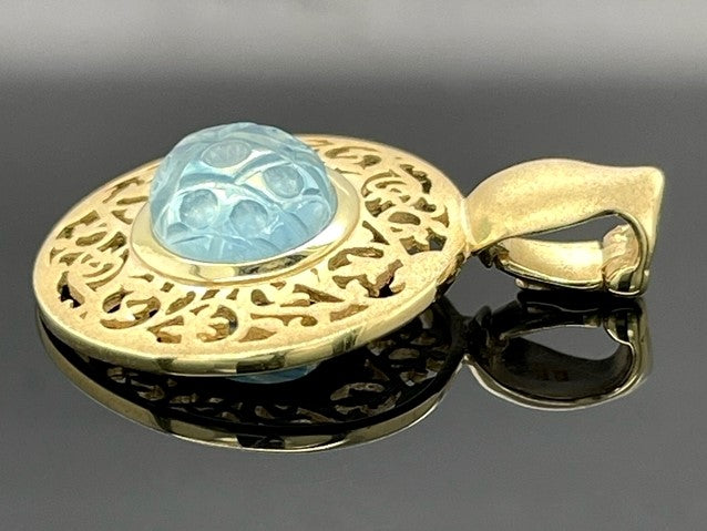 CLIP ANHÄNGER AUS 375/- GELBGOLD MIT MILKY AQUAMARIN (CA. 2,31 ct.)