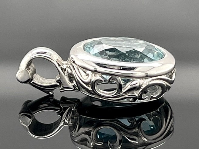 CLIP ANHÄNGER AUS 585/- WEIßGOLD MIT SANTA MARIA AQUAMARIN (CA. 3,20ct.)
