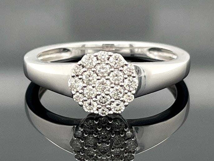 RING AUS 375/- WEIßGOLD MIT BRILLANTEN  (GES. CA. 0,30 ct.)