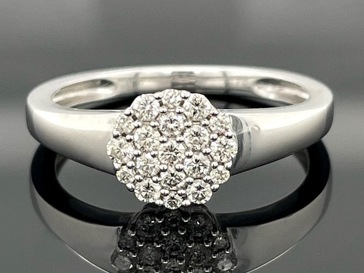 RING AUS 375/- WEIßGOLD MIT BRILLANTEN  (GES. CA. 0,30 ct.)