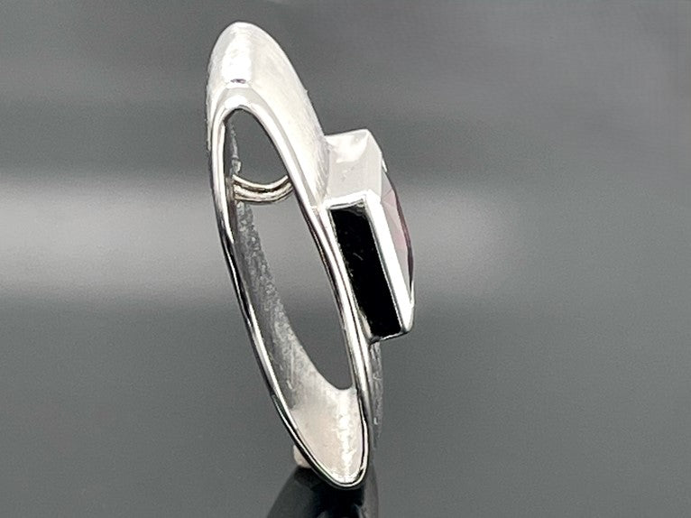 GLEITER AUS 925/- SILBER RHODINIERT MIT RHODOLITH (CA.0,82 ct.)