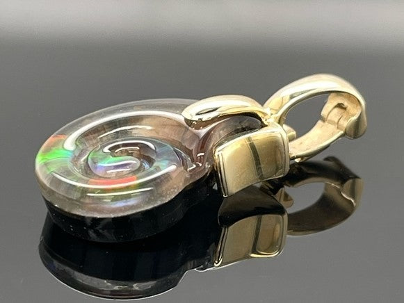 CLIP-ANHÄNGER AUS 375/- GELBGOLD MIT AMMOLIT/BERGKRISTALL/ONYX-TRIPL. BEH.