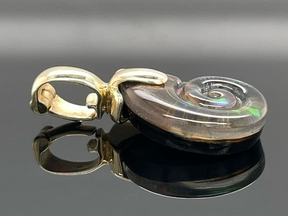 CLIP-ANHÄNGER AUS 375/- GELBGOLD MIT AMMOLIT/BERGKRISTALL/ONYX-TRIPL. BEH.