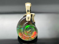 CLIP-ANHÄNGER AUS 375/- GELBGOLD MIT AMMOLIT/BERGKRISTALL/ONYX-TRIPL. BEH.