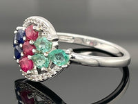 RING AUS 925/- SILBER RHODINIERT MIT SAPHIR, RUBIN, SMARAGD & ZIRKON