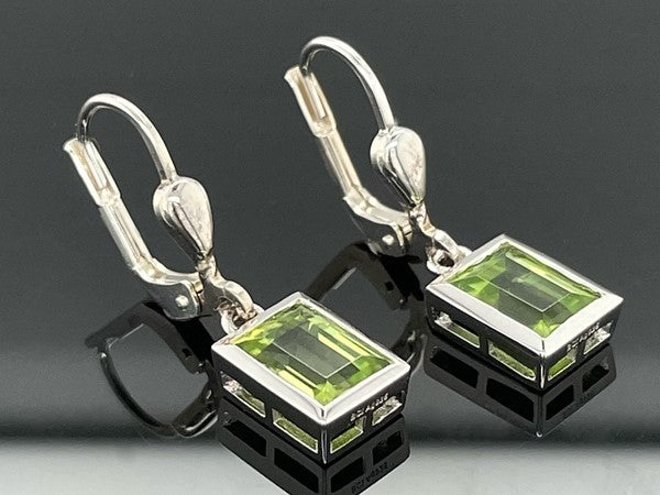OHRHÄNGER AUS 925/- SILBER RHODINIERT MIT PERIDOT (GES.CA.2,20 ct.)