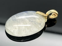 ANHÄNGER AUS 375/- GELBGOLD MIT RAINBOW MONDSTEIN (CA.20,7 ct.)