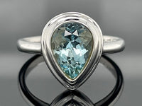 RING AUS 375/- GOLD RHODINIERT MIT SANTA MARIA AQUAMARIN (CA. 1,38 ct.)