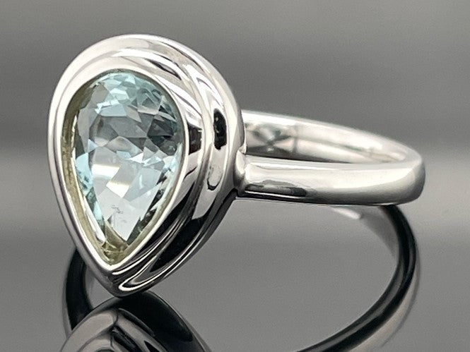 RING AUS 375/- GOLD RHODINIERT MIT SANTA MARIA AQUAMARIN (CA. 1,38 ct.)