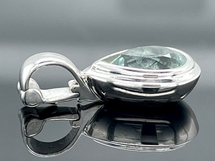 ANHÄNGER AUS 375/- GOLD RHODINIERT MIT SANTA MARIA AQUAMARIN
