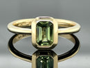 RING AUS 375/- GELBGOLD MIT SAPHIR (CA.0,48 ct.)