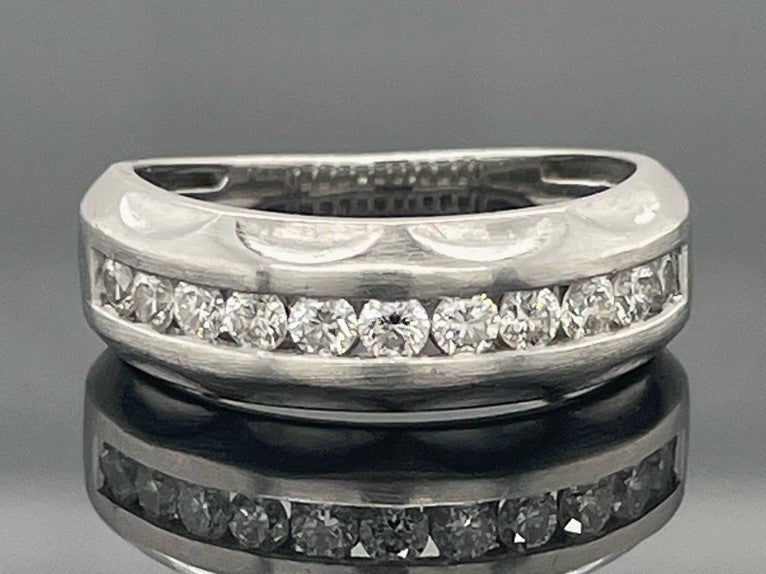 RING AUS 950/- PLATIN MIT BRILLANTEN (LR) AUS KANADA (GES.CA. 0,50 ct.)
