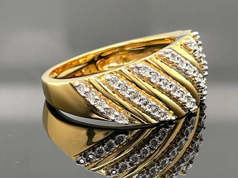 RING AUS 925/- SILBER VERGOLDET MIT DIAMANTEN (GES.CA.0,21 ct.)