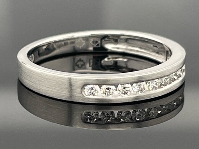 RING AUS 950/- PLATIN MIT BRILLANTEN (LR) AUS KANADA (GES.CA. 0,20 ct.)