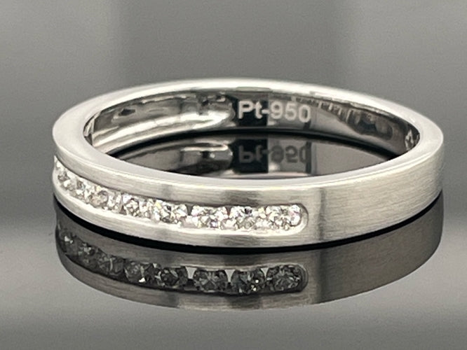 RING AUS 950/- PLATIN MIT BRILLANTEN (LR) AUS KANADA (GES.CA. 0,20 ct.)