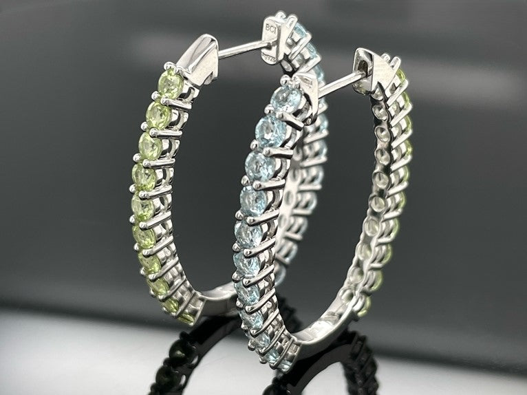 WENDECREOLEN AUS 925/- SILBER RHODINIERT MIT BLAUTOPAS & PERIDOT (GES.CA. 5,27ct.)