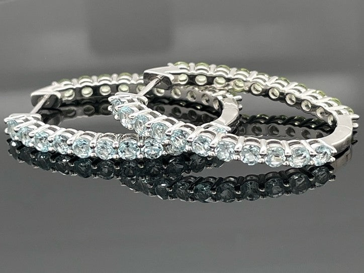 WENDECREOLEN AUS 925/- SILBER RHODINIERT MIT BLAUTOPAS & PERIDOT (GES.CA. 5,27ct.)