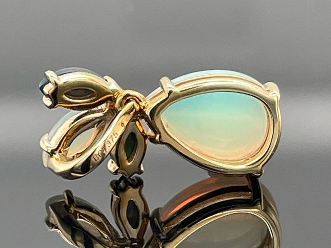 ANHÄNGER AUS 375/- GELBGOLD MIT KRISTALLOPAL (GES. CA. 1,605 ct.)