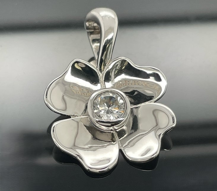 CLIP ANHÄNGER AUS 925/- SILBER RHODINIERT MIT ZIRKON (CA. 0,70 ct.)