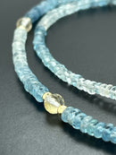 COLLIER 375/- GELBGOLD MIT AQUAMARIN, BK/BLATTGOLD-DUBL.BEH. & HÄMATIT BEH.