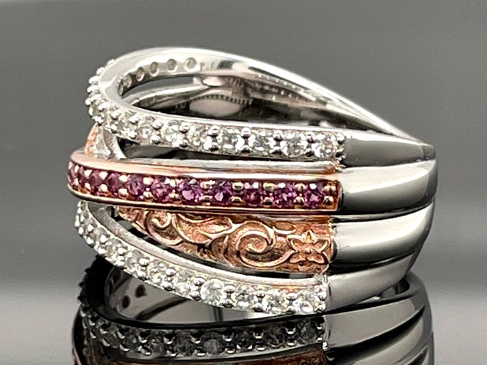 RING AUS 925/- SILBER RHOD./ROSÉVERG. MIT RHODOLITH & ZIRKON (GES. CA. 1,10 ct.)