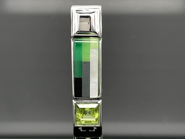 ANHÄNGER AUS 925/- SILBER RHODINIERT MIT MOSAIK & PERIDOT (GES. CA.9,30 ct.)
