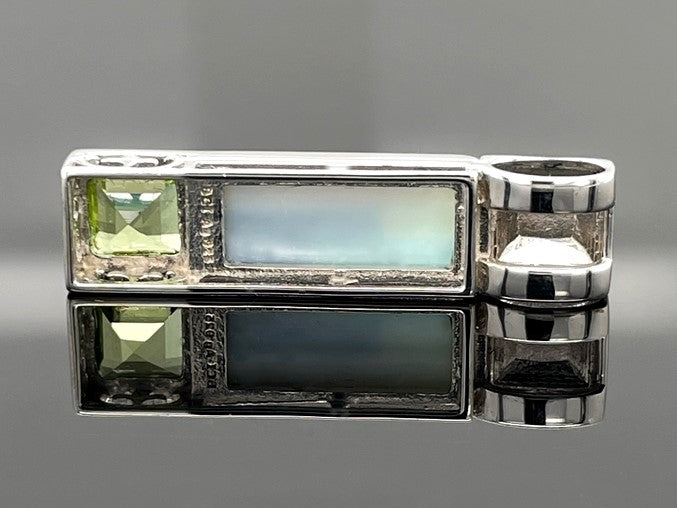 ANHÄNGER AUS 925/- SILBER RHODINIERT MIT MOSAIK & PERIDOT (GES. CA.9,30 ct.)