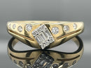 RING AUS 375/- GELBGOLD MIT DIAMANTEN (GES. CA. 0,25 ct.)
