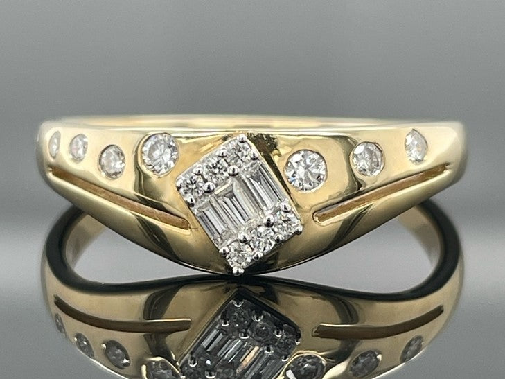 RING AUS 375/- GELBGOLD MIT DIAMANTEN (GES. CA. 0,25 ct.)