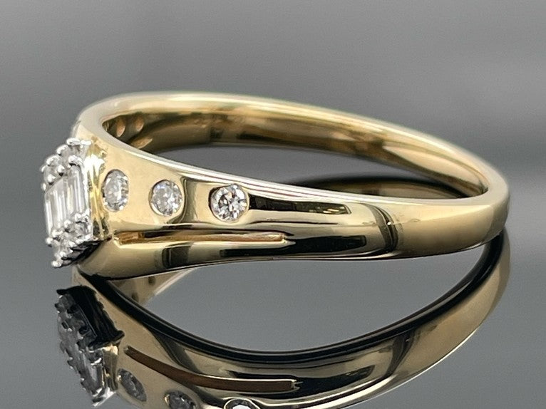 RING AUS 375/- GELBGOLD MIT DIAMANTEN (GES. CA. 0,25 ct.)