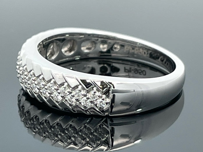 RING AUS 950/- PLATIN mit Brillanten (ca. 0,25 ct.)